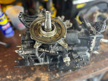 Charger l'image dans la galerie, sold ebay nov2023—25 30 Tohatsu Nissan 346B011004 CYLINDER & CRANK CASE ASSY, 145 compression TWO STROKE 2003 powerhead