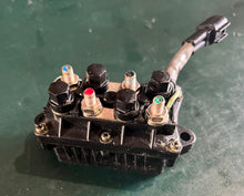 Charger l'image dans la galerie, 60 70 85 90 hp Yamaha POWER TILT RELAY 3-pin connector 61A-81950-00-00 61A-81950-01-00 two stroke OEM 25 - 90 hp 1990-2008 so