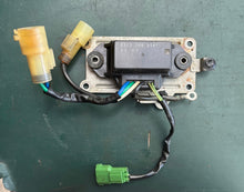 Charger l'image dans la galerie, BF 150 135 115 hp Honda 38550-ZY6-003 POWER TILT RELAY ASSY four stroke pre 1997-up