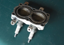 Cargar imagen en el visor de la galería, 4 hp OMC Johnson Evinrude Cylinder Head 0322934 - 1978 vintage OEM obsolete