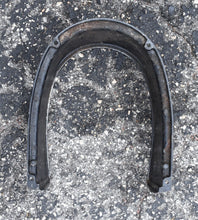 Cargar imagen en el visor de la galería, 90 hp Mercury mariner trim cover, three cylinder part number 37417