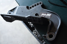 Charger l'image dans la galerie, DT 40 35 hp Suzuki Clamp Bracket set 41111-97E01-0ED 41121-97E01-0ED stern bracket 1994-1998 Two Stroke