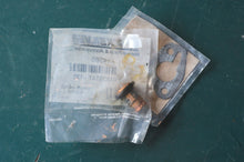 Charger l'image dans la galerie, Mercury Thermostat 14586 & thermostat gasket 27-141318005