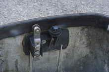 Cargar imagen en el visor de la galería, 25 30 hp Evinrude engine cover cowl 5032116 05032116 two stroke 3 cylinder