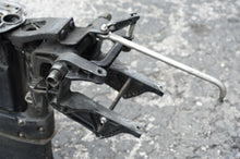Cargar imagen en el visor de la galería, 20 25 30 HP Mercury Mariner Midsection 20" shaft Midsection
