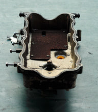 Cargar imagen en el visor de la galería, DF 60 70 HP Suzuki 11100-99800-019 COVER SET, CYLINDER HEAD BLACK and 15100-99E0V PUMP, FUEL- Four Stroke 1999, 1998-2000