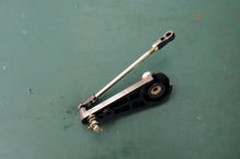 Cargar imagen en el visor de la galería, DF 60 70 HP Suzuki 19122-99E01 .LEVER, THROTTLE & rod Four Stroke 1999, 1998-2000