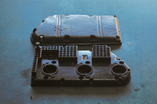 Charger l'image dans la galerie, Tohatsu Nissan Electrics Box 60-70 hp B and C two stroke three cylinder