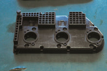 Charger l'image dans la galerie, Tohatsu Nissan Electrics Box 60-70 hp B and C two stroke three cylinder