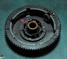 Charger l'image dans la galerie, 25 35 hp Johnson Evinrude OMC 514322 0514322 FLYWHEEL Assy 1997-2003 3 cylinder Two stroke