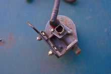 Cargar imagen en el visor de la galería, 225 hp Ficht fuel filter housing 347060 0347060 Evinrude two stroke