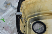 Cargar imagen en el visor de la galería, 40 HP Yamaha top cowl 6H4-42610-U1-EK 6H4-42610 - 1989 - 1994 Old style engine cover, two stroke 50 HP