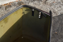 Load image into Gallery viewer, 200 225 250 hp Johnson ENGINE COVER 5001094 5001094 two stroke 2000 Ocean Pro