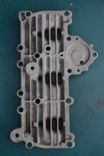 Cargar imagen en el visor de la galería, 50 60 HP Mercury Transfer Exhaust Manifold Cover 14428a 1, 87-90