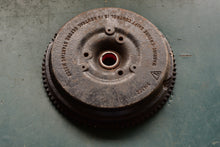 Cargar imagen en el visor de la galería, 150 175 hp Johnson Evinrude Evinrude 514322 0584350 584350 FLYWHEEL, 60 degree V6