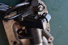Charger l'image dans la galerie, 25 30 HP Evinrude E-tec Intake 5007345 THROTTLE BODY Assembly 2015, two stroke, tps sensor 5006484, Johnson OMC