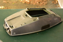 Charger l'image dans la galerie, 25 30 Hp Yamaha lower pan 689-W4271-00-EK BOTTOM COWLING, 25 hp two stroke
