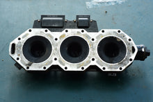 Charger l'image dans la galerie, 200 hp Ficht Evinrude 5004931 CYLINDER HEAD, Port, 225, 250, thermostat cap 344771 3 Liter, ignition coils 583740 586333