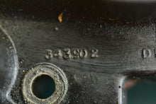 Charger l'image dans la galerie, 150 175 hp OMC Evinrude Johnson Outboard V6 Looper Intake Manifold & Reeds 343902 two stroke