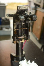 Cargar imagen en el visor de la galería, DF 25 hp Suzuki 43111-95J00-0EP SWIVEL BRACKET nla, 43750-95J00-0EP STEERING BRACKET nla, 2006 twin v four stroke