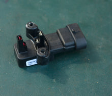 Charger l'image dans la galerie, 90 115 150 175 hp Johnson Evinrude 0777662 777662 0584914 586343 Flywheel Sensor Assembly OIS ignition Two Stroke