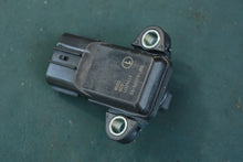 Charger l'image dans la galerie, 150 175 200 hp Yamaha 68F-83688-00 map sensor OEM hpdi two stroke outboard
