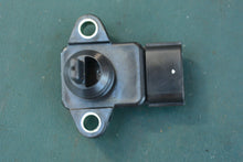 Charger l'image dans la galerie, 150 175 200 hp Yamaha 68F-83688-00 map sensor OEM hpdi two stroke outboard