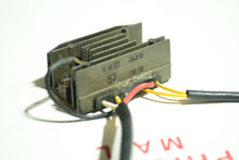 Cargar imagen en el visor de la galería, DF 25 hp Suzuki 32800-95J01 voltage RECTIFIER & REGULATOR, twin v four stroke