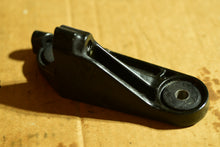 Cargar imagen en el visor de la galería, 150 175 200 225 250 275 300 hp Mercury Verado 88535303S Alternator BRACKET 895353-c03 Four Stroke outboards