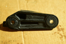Cargar imagen en el visor de la galería, 150 175 200 225 250 275 300 hp Mercury Verado 88535303S Alternator BRACKET 895353-c03 Four Stroke outboards