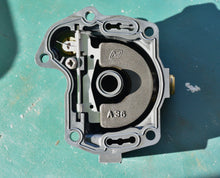 Load image into Gallery viewer, 185 200 225 300 hp Johnson Evinrude Carburetor 433375 0433375 bowl 333525 0333525, OMC two stroke outboards