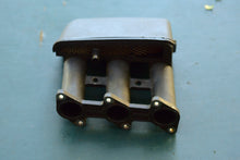 Charger l'image dans la galerie, F 40 HP Yamaha Mercury 67C-14440-00-00 SILENCER ASSY, INTAKE 2003 YamaMerc Four Stroke 3 Cyl