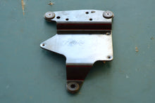 Charger l'image dans la galerie, F 40 Yamaha Mercury CDI Bracket 67c-85542-00-00 - 2003 YamaMerc Four Stroke 3 Cylinder Outboard