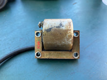 Charger l'image dans la galerie, 35 30 25 hp Mercury F510475 510475 COIL ignition components Two Stroke 1977-87