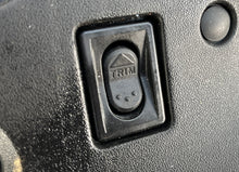 Charger l'image dans la galerie, 275 225 250 200 hp Mercury Verado 885356 885356T AIR INTAKE PORT - 8569901 Trim SWITCH 87-8569901 (30 - 300 hp) OEM Four Stro