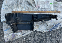 Charger l'image dans la galerie, 200 150 135 hp Mercury 9744a16 bottom cowl lower side cover port 9745a5 strbd Two Stroke 2.4 2.5 liter 1987-89
