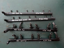 Cargar imagen en el visor de la galería, 250 225 200 185 hp Johnson Evinrude 435732 0435732 fuel intake manifold two stroke V6 looper 1994-2001