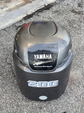 Cargar imagen en el visor de la galería, 200 150 hp Yamaha TOP COWLING engine cover 68F-42610-40-4D two stroke 2.6 Liter HPDI
