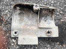Cargar imagen en el visor de la galería, 90 - 175 hp Johnson Evinrude lower CABLE ENTRY COVER 341913 two stroke
