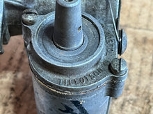 Charger l'image dans la galerie, 4 hp Mercury carburetor 013293, KB7A outboard vintage TWO STROKE tillotson

