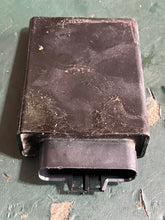Cargar imagen en el visor de la galería, DF 30 hp Suzuki ECU control unit 33920-94L40 f8t56272 four stroke 2016-2018
