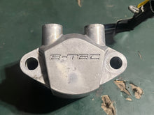 Charger l'image dans la galerie, 90 hp Evinrude E-tec fuel injector strbd 5008826 &amp; 5007147 2008-2012 two stroke 5007433 353518 353253 352875
