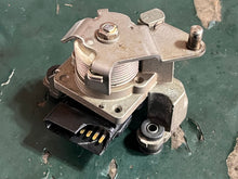 Load image into Gallery viewer, imperfect f 250 hp Yamaha CONTROL SENSOR ASSY 6P2-8A410-01-00 6P2-02 6P2-8A410-00-00 four stroke 2005-2018 needs recalibratio
