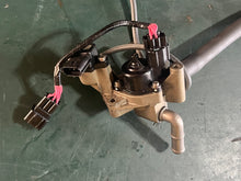 Charger l'image dans la galerie, f 225 Yamaha 69J-14960-00-00 BODY ASSY throttle 68V-82380-00-00 PRESSURE SENSOR intake oem FOUR STROKE 200 225 hp
