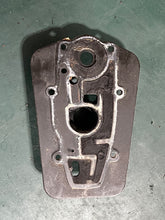 Cargar imagen en el visor de la galería, 8 HP Mercury 413449 bottom cowl ADAPTER PLATE - USE WITH DESIGN II WATER TUBE oem
