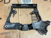 Load image into Gallery viewer, 200 225 hp Johnson Evinrude 586509 0583997 ELECTRICAL BRACKET ASSY 1994-2001 two stroke
