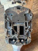 Load image into Gallery viewer, 150 hp Evinrude 25” MIDSECTION SWIVEL 0434724 0435006 STEERING ARM 0436983 HOUSING 0340731 0338664 stern BRACKETS 0335489 033
