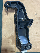 Load image into Gallery viewer, 50 40 hp Evinrude CLAMP BRACKET 5031485 strbd 5031486 port four stroke 1999-2000 DF 40 50 hp Suzuki 41121-97E03-0ep 41121-97E
