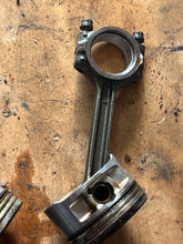 Cargar imagen en el visor de la galería, 40 30 hp Mercury EFI PISTON STANDARD 893524T07 CONNECTING ROD 856065T1 four stroke 3 cylinder 2005
