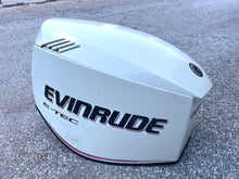 Charger l'image dans la galerie, 200 175 150 hp Evinrude 0285631 e-tec engine cover cowling Two Stroke

